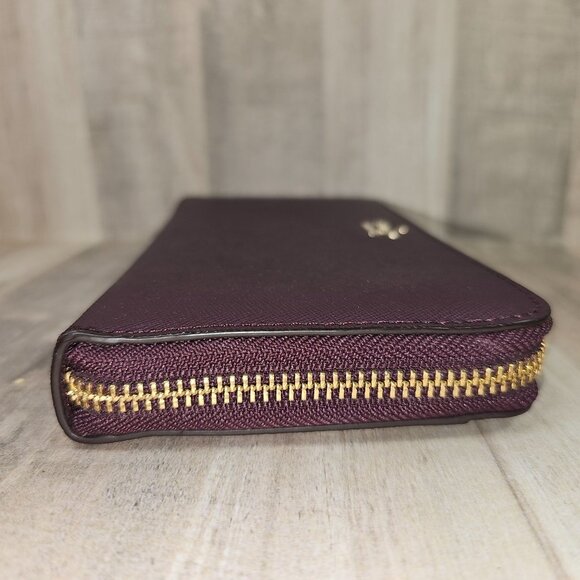 Kate Spade Purple Wallet Missing Outer Zipper Pull - Picture 4 of 8